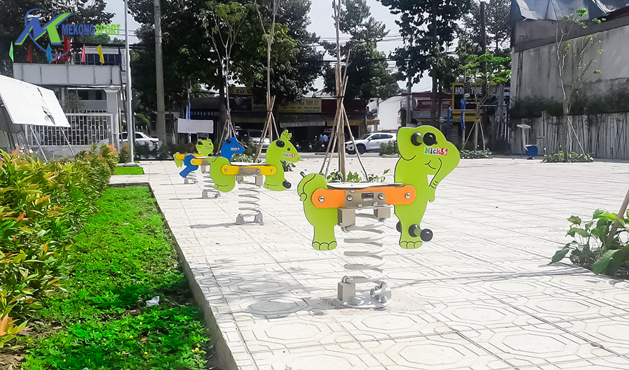 iZN4 may tap cong vien%205