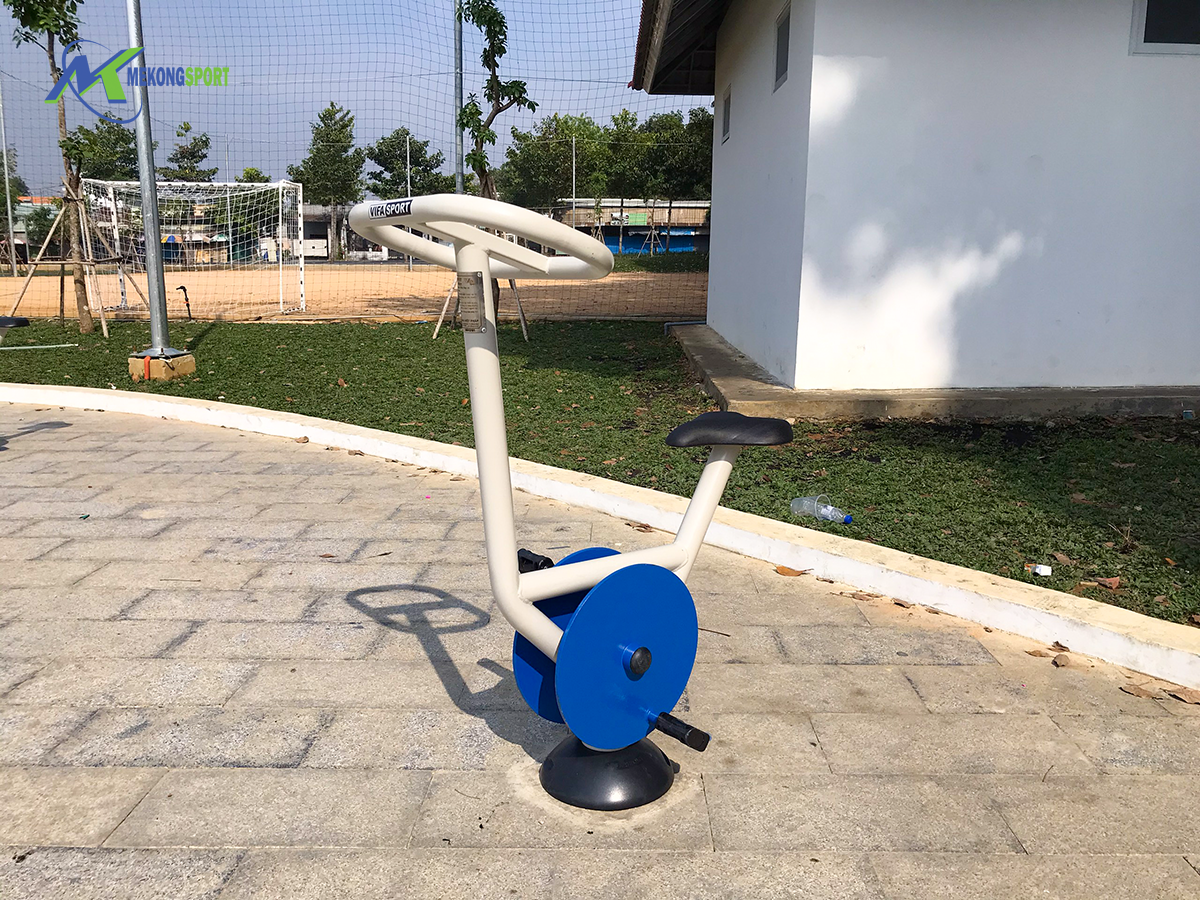 iZcy thiet bi cong vien%2021