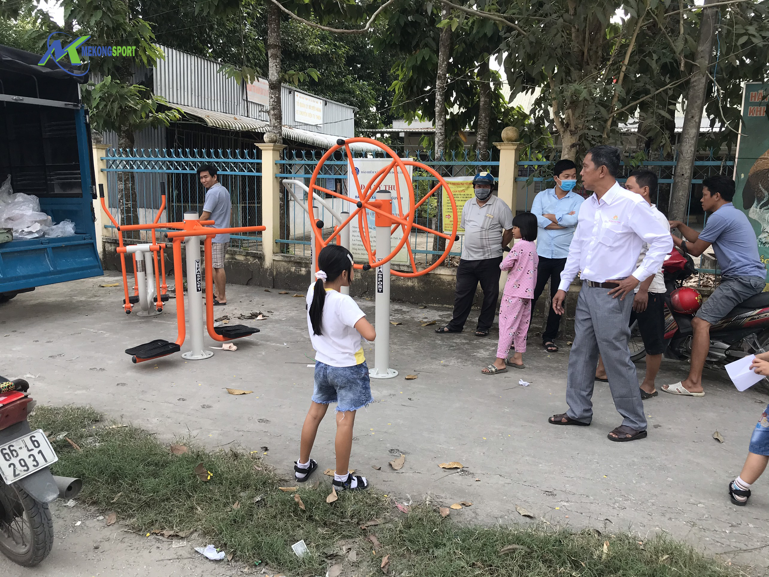 jQfC thiet bi the thao ngoai troi%202