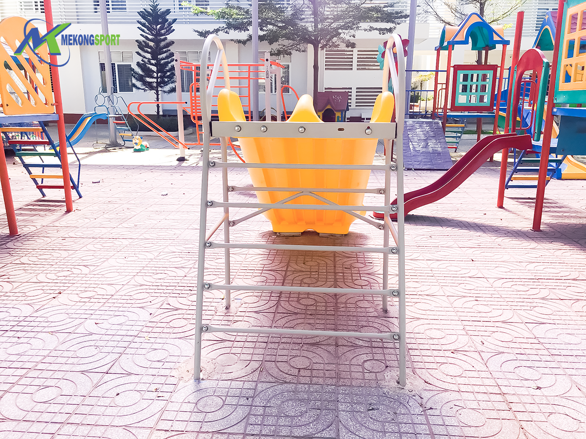 lt08 cum van dong tre em%205