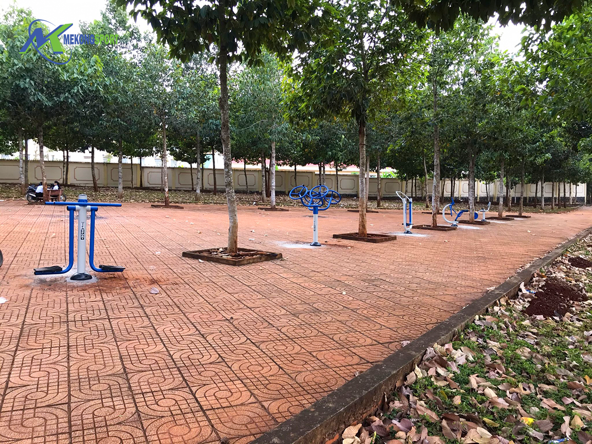 Bình Phước: Máy Tập Công Viên Đến Với Huyện Biên Giới Tiếp Giáp Campuchia – Huyện Lộc Ninh Tỉnh Bình Phước 2 ojtP thiet bi the duc cong vien%2024