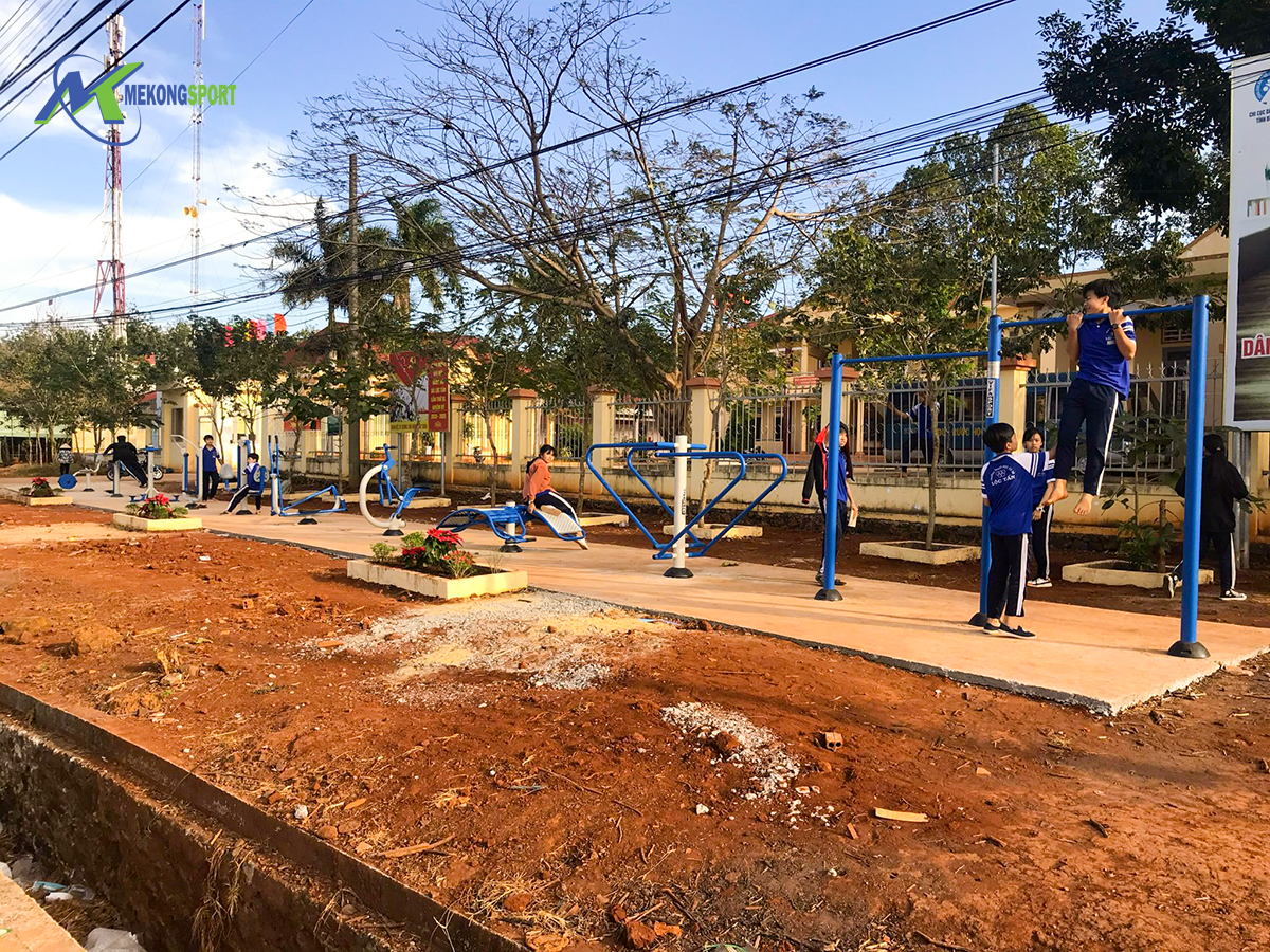 pTW3 thiet bi the duc cong vien%203