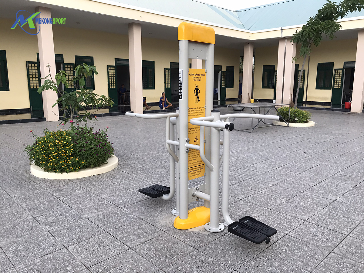 qGsq thiet bi the thao cong vien%204