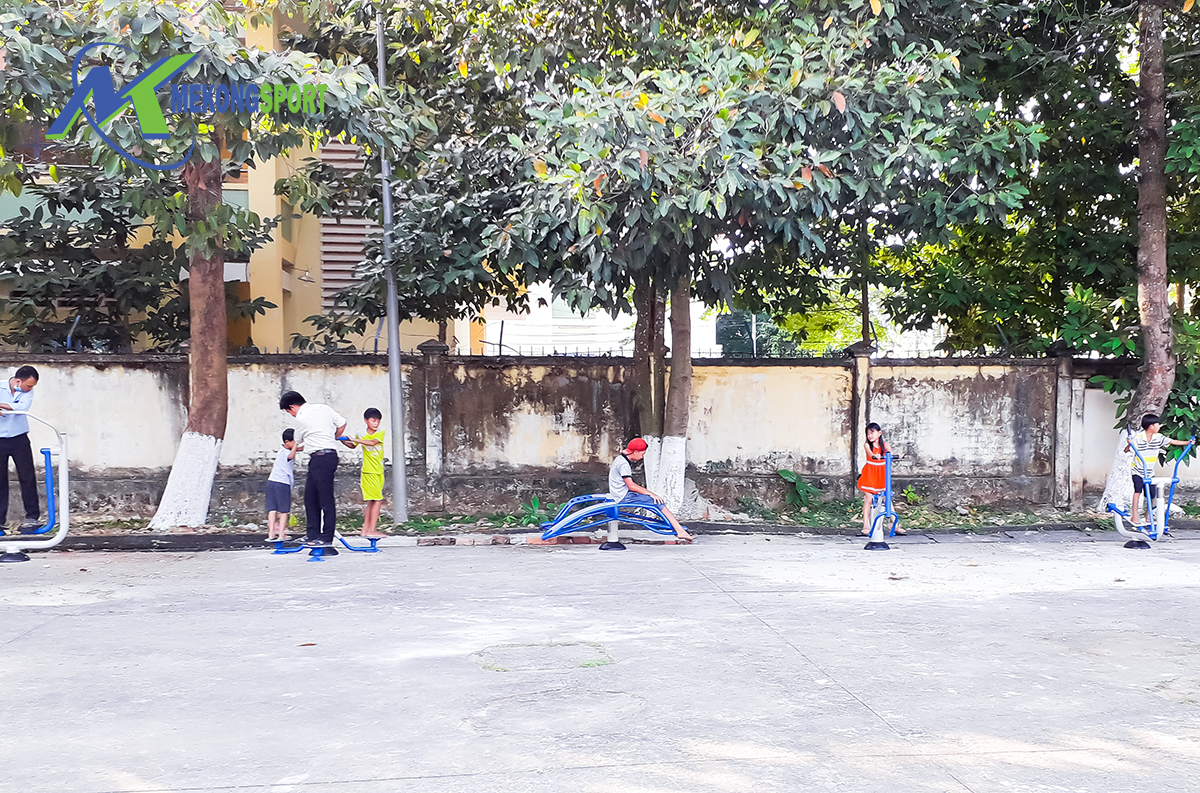 qH6l dung cu cong vien%205