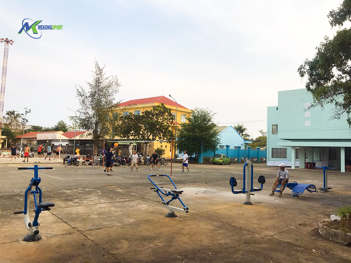 qvAw thiet bi the thao cong vien%204