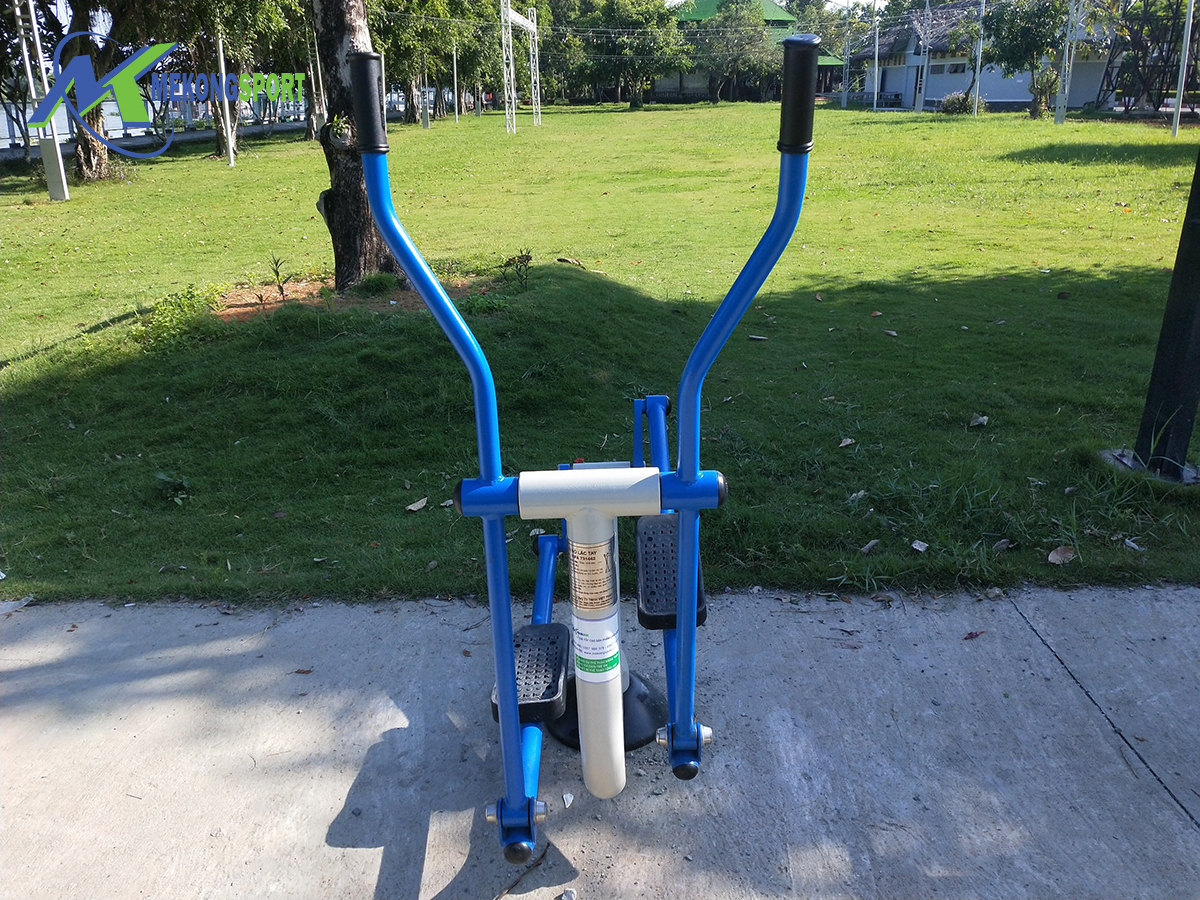 r3O3 thiet bi cong vien%204