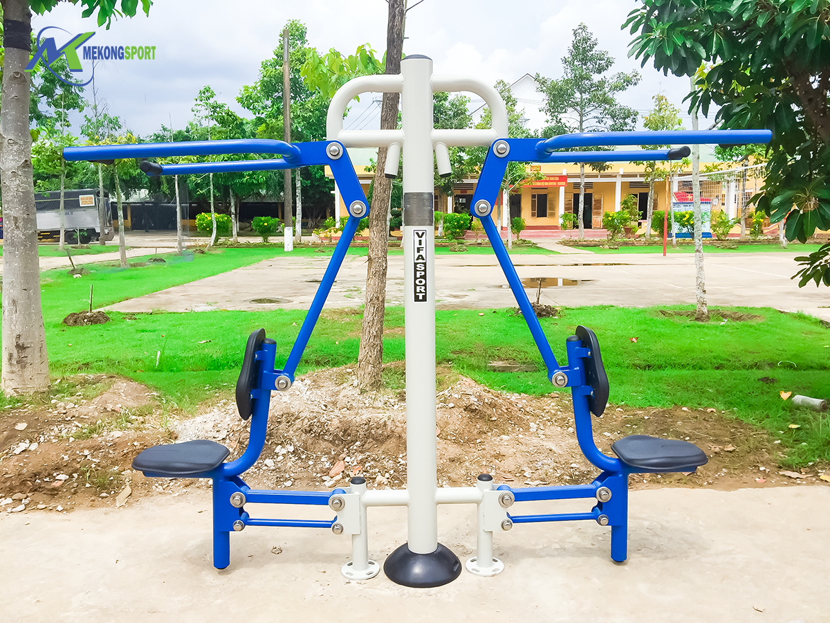 rejU dung cu the thao cong vien%204