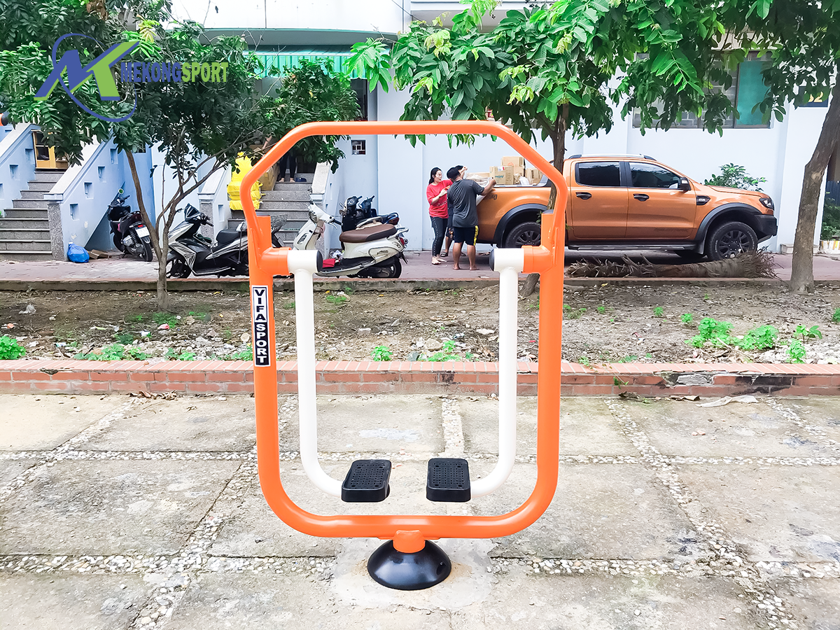 tHpx may tap the thao ngoai troi%203