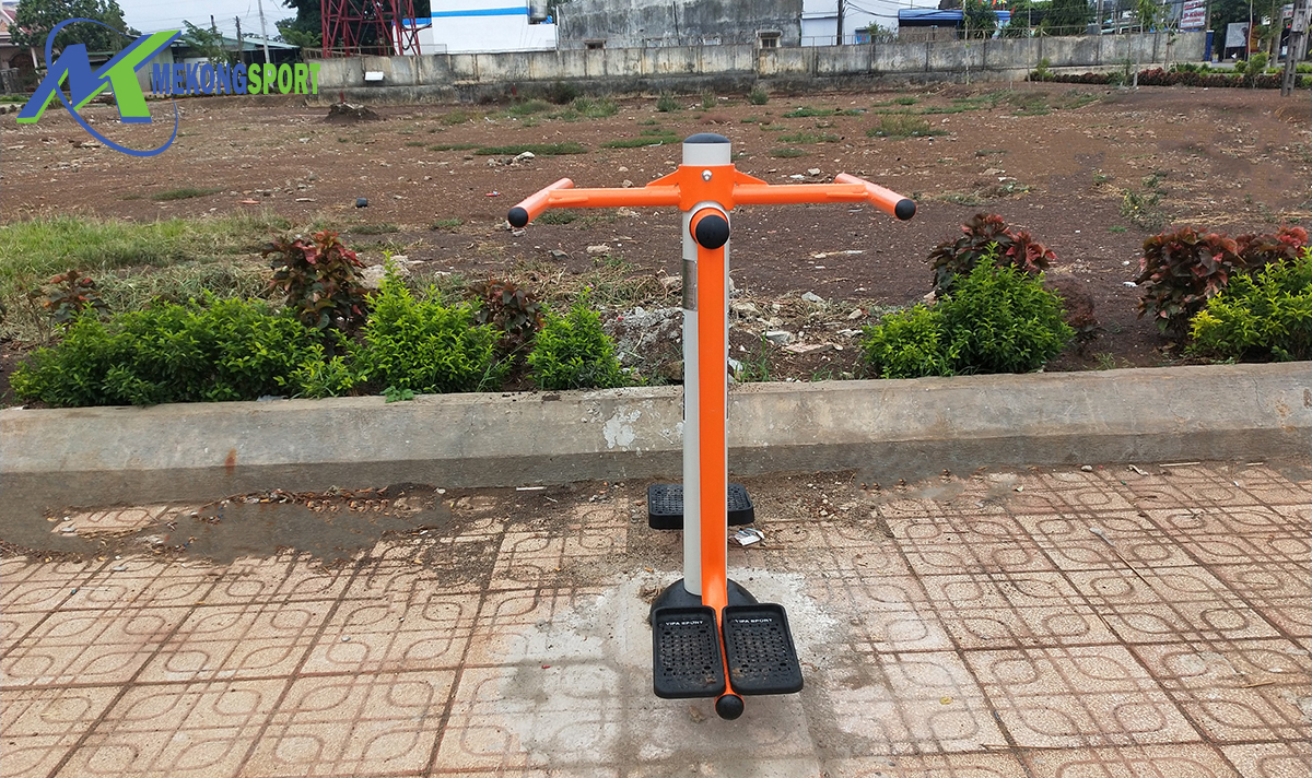 tRCM may tap the duc ngoai troi%205