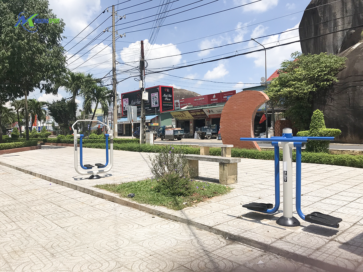 vz9X thiet bi cong vien%206