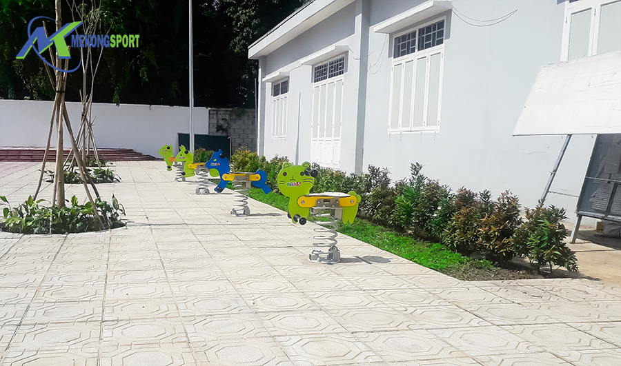 Bình Dương: Khu Phố Thành Phố Thủ Dầu Một Trang Bị Máy Tập Ngoài Trời Và Cụm Trò Chơi Trẻ Em Cho Người Dân 5 wH0b may tap cong vien 4