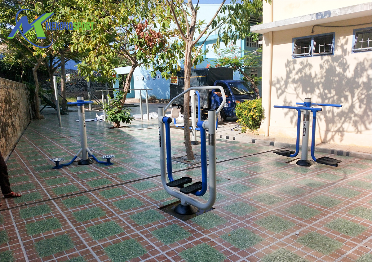 yIkH may tap the duc ngoai troi truong hoc%204