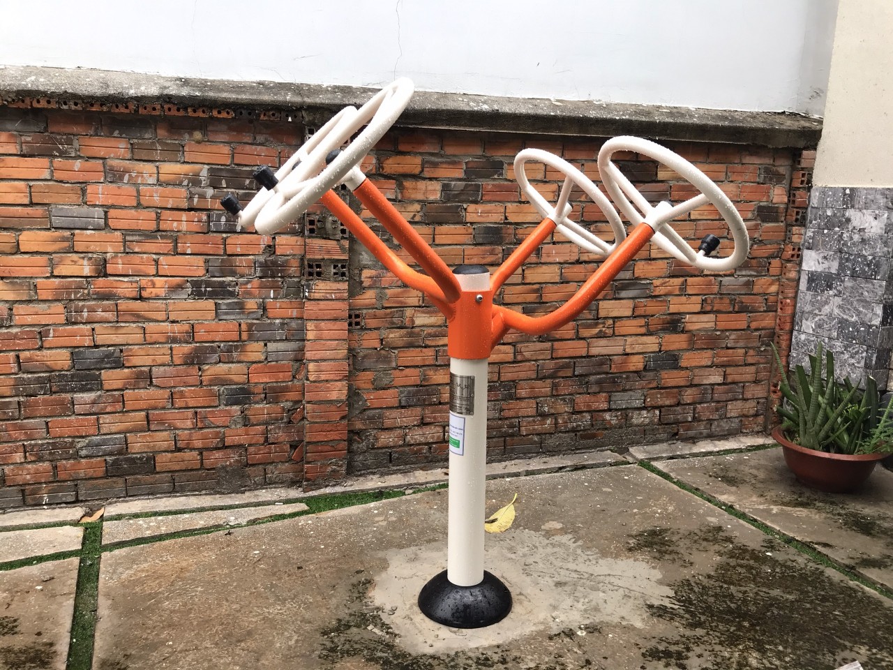 thiet bi tay vai doi 1