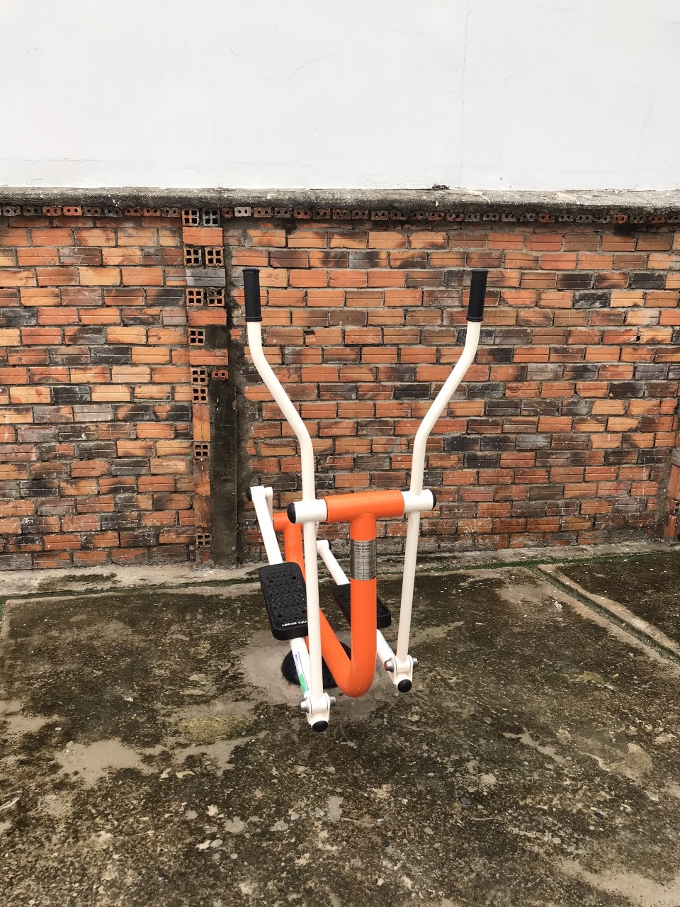 thiet bi xe dap lac chan mekong sport