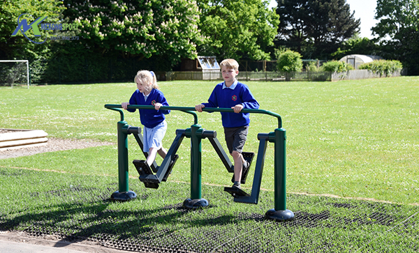 4XhF thiet bi the thao truong hoc