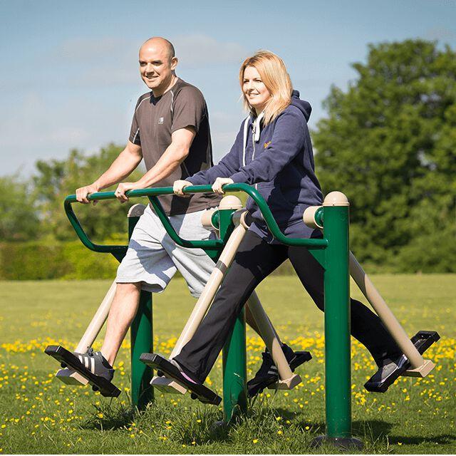 rOc6 cac dung cu tap the duc cong vien