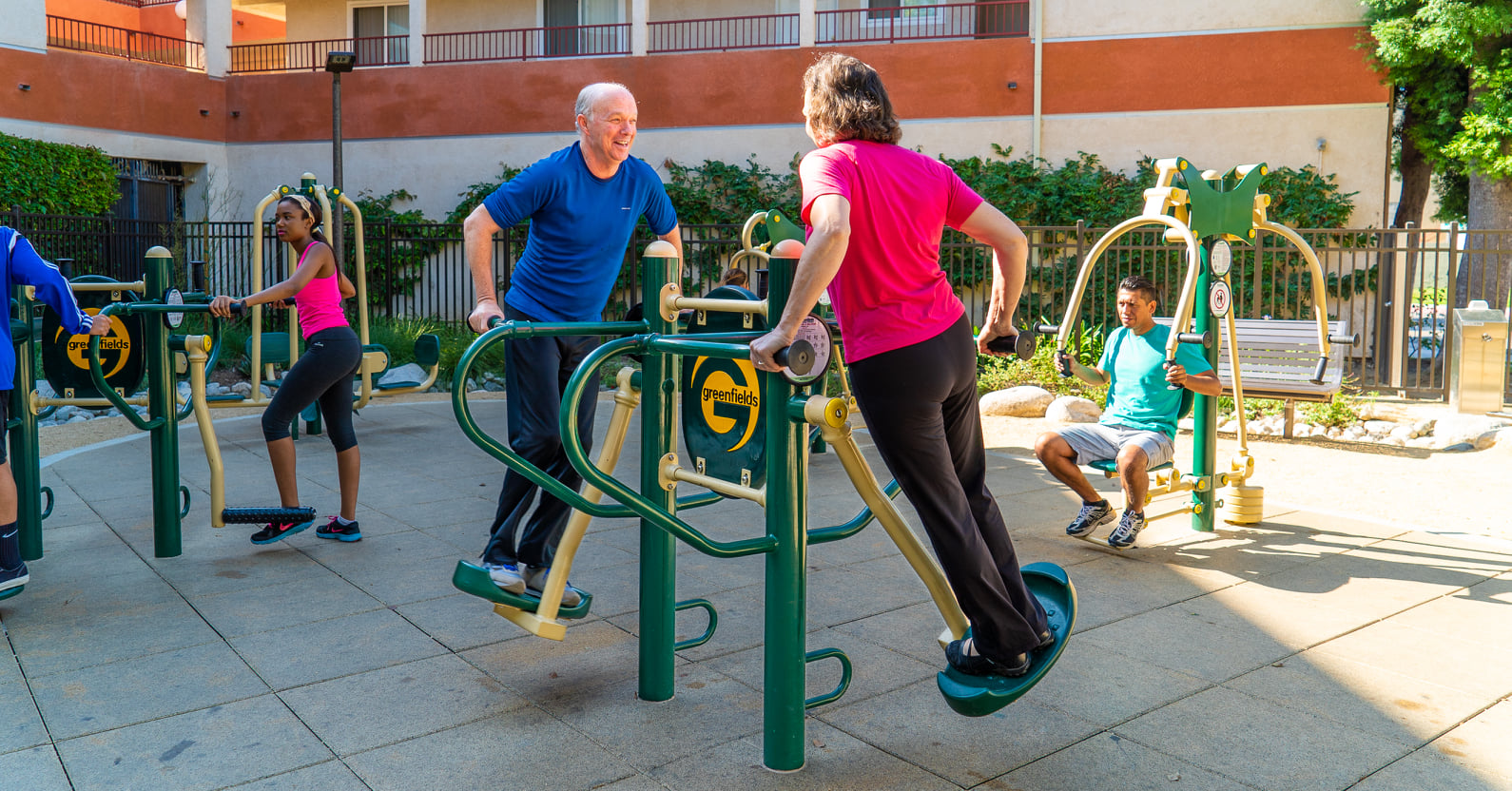 thiet bi tap the duc ngoai troi khu dan cu