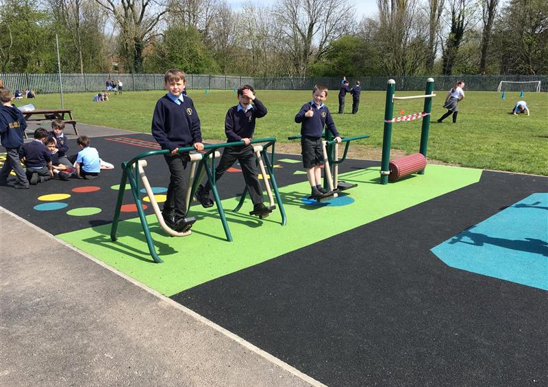 lap dat dung cu the thao truong hoc can luu y gi