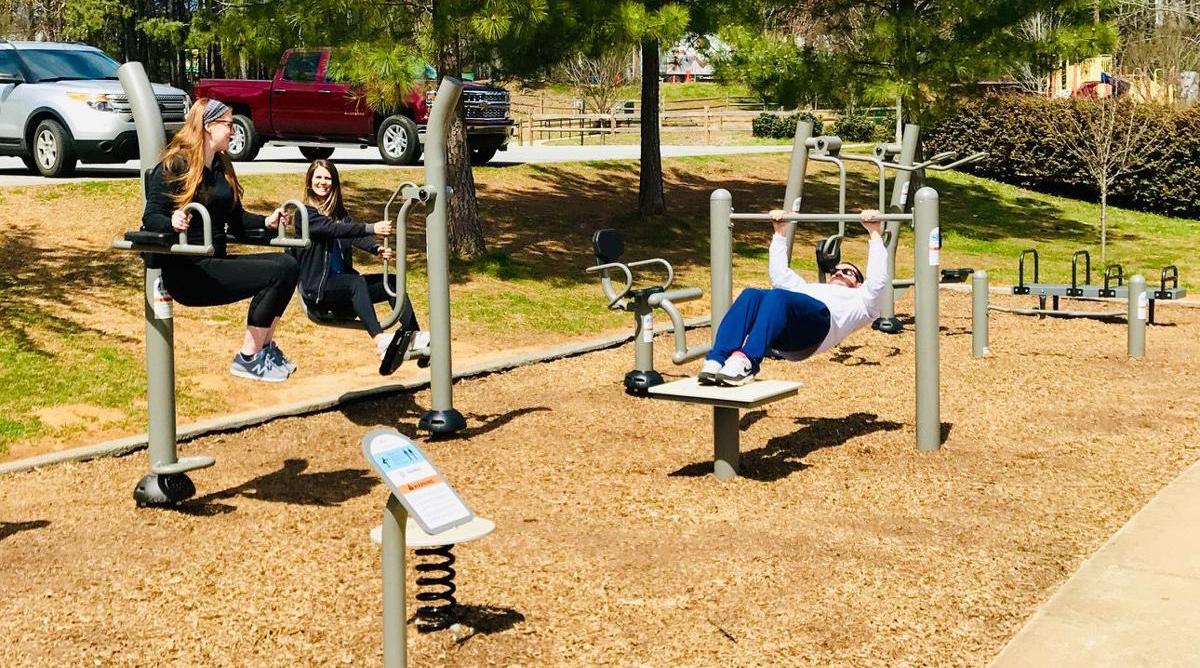 các bộ dụng cụ thể thao ngoài trời tác dụng lên nhóm cơ nào