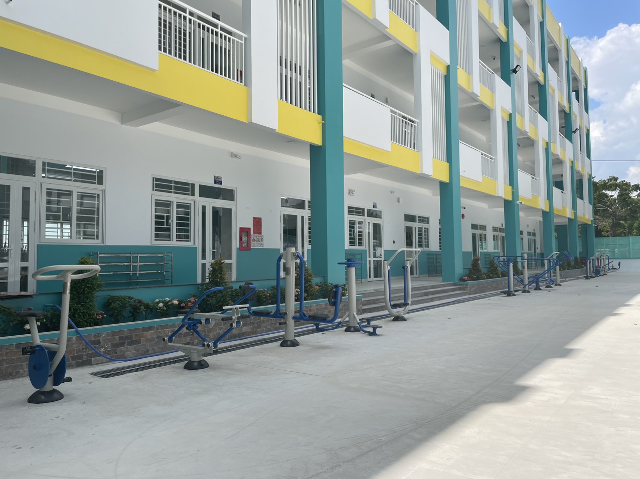 6 tác dụng các các thiết bị thể dục trường học cho sinh viên học sinh