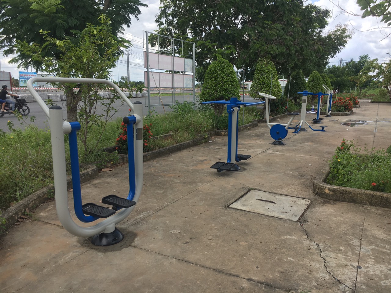 Bộ tập thể dục ngoài trời cho nhà văn hóa