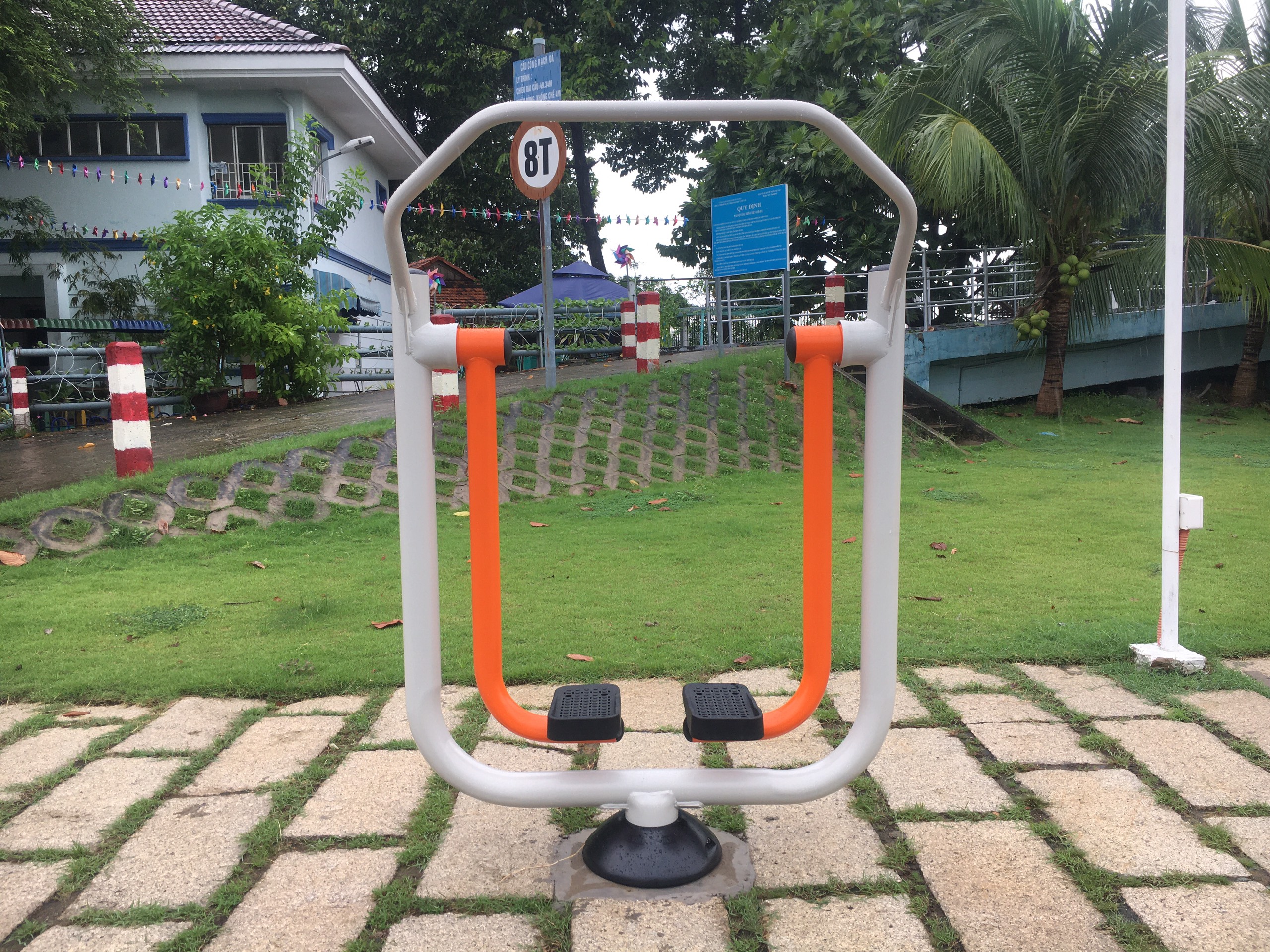 dia chi ban thiet bi the duc the thao ngoai troi