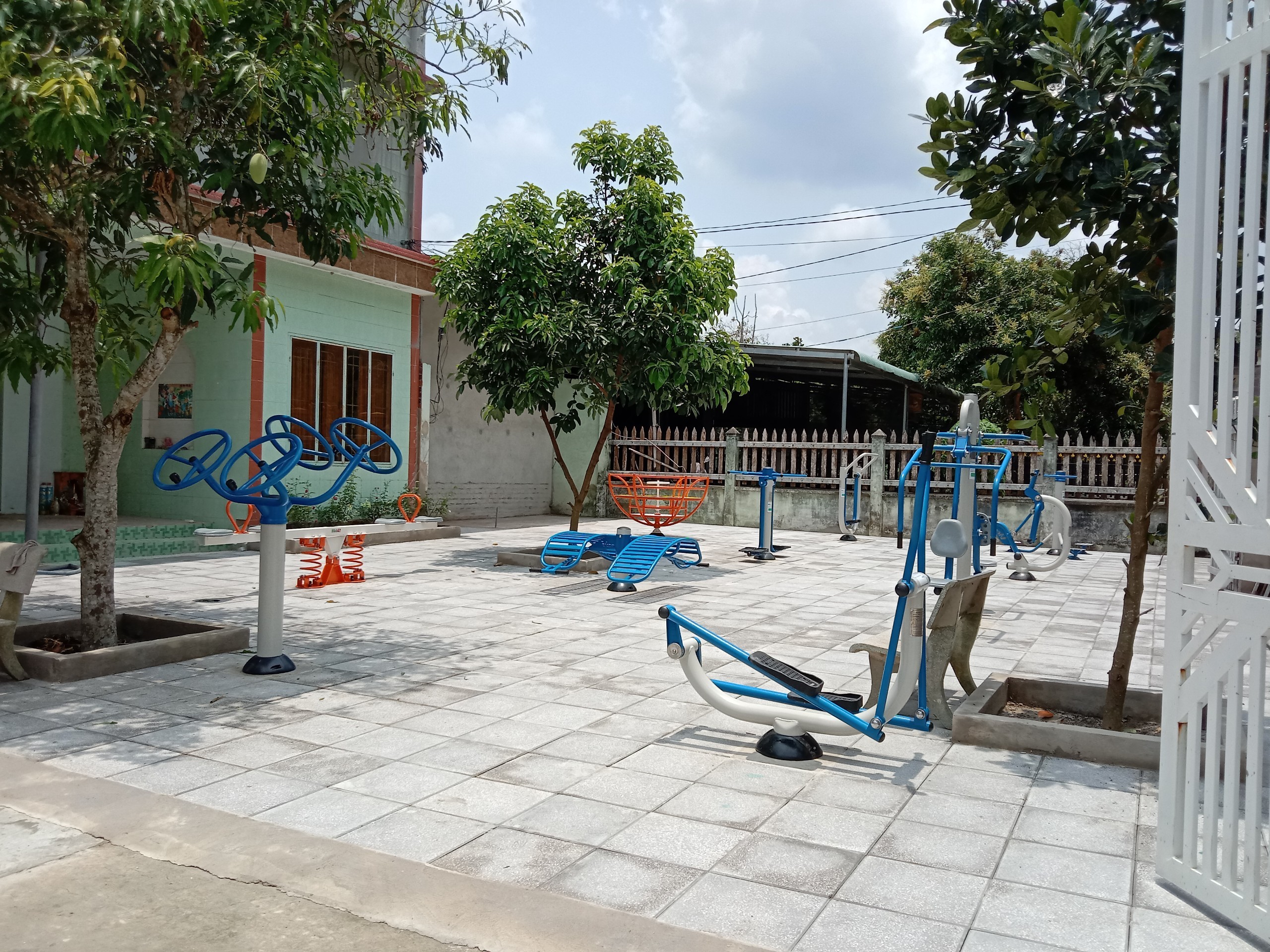 Combo thiết bị thể dục ngoài trời cho sân vườn dưới 20 triệu