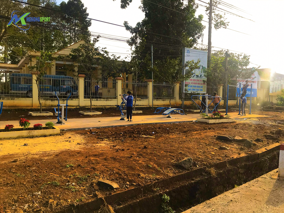 7 mẫu dụng cụ thể thao ngoài trời tốt nhất cho học sinh