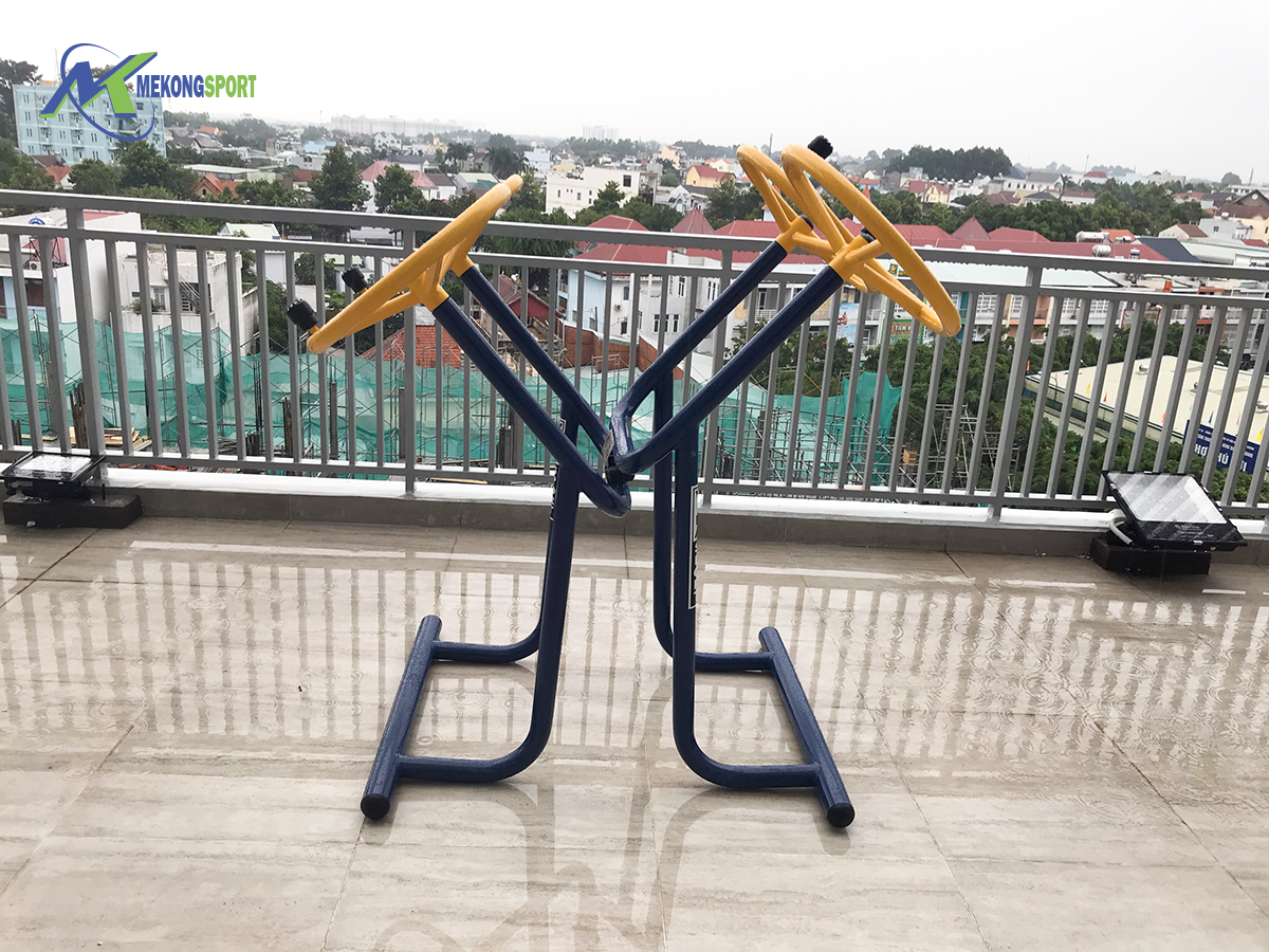 Các dụng cụ thể dục ngoài trời cho sân thượng gia đình