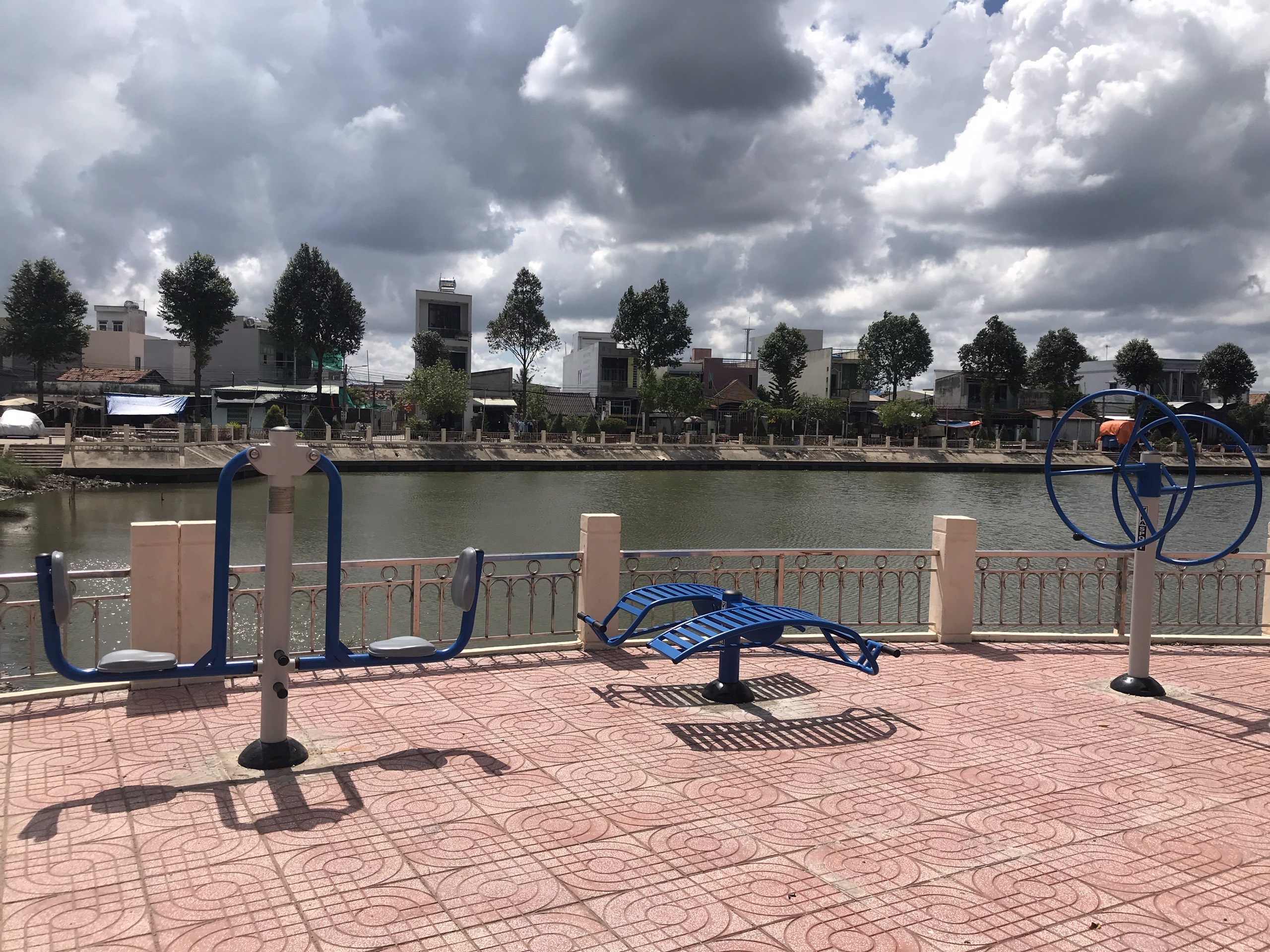 12 goi y lap thiet bi the duc ngoai troi 1