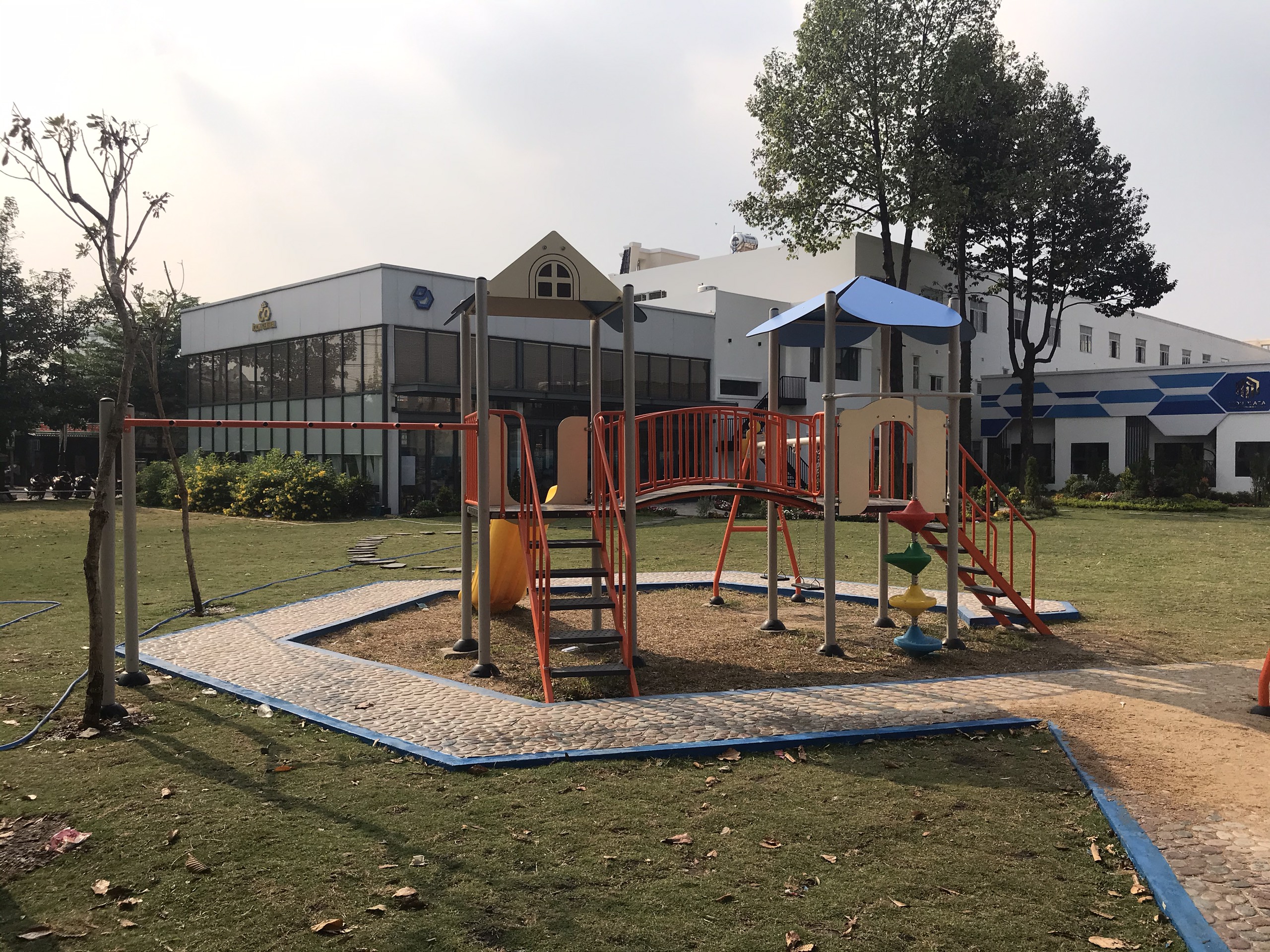 Top 8 bộ dụng cụ khu vui chơi trẻ em tốt nhất cho trường mầm non