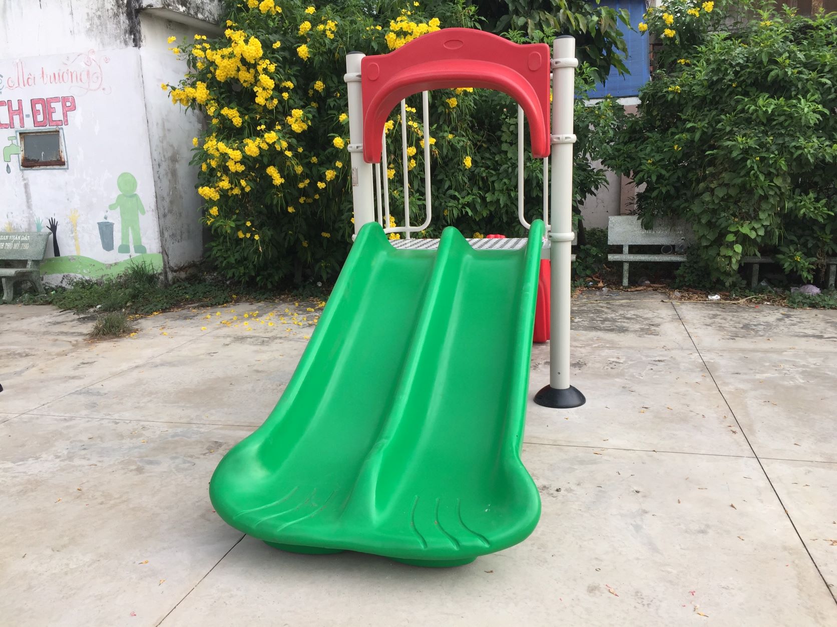 Top 8 mẫu cầu trượt cho khu vui chơi ngoài trời cho trẻ em mầm non phổ biến nhất hiện nay