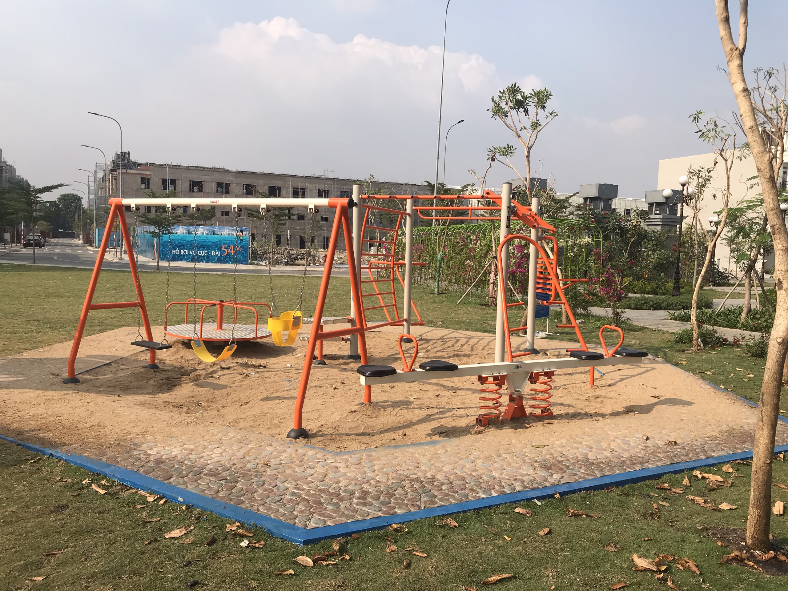 Các thiết bị khu vui chơi trẻ em ngoài trời phù hợp lắp ở đâu